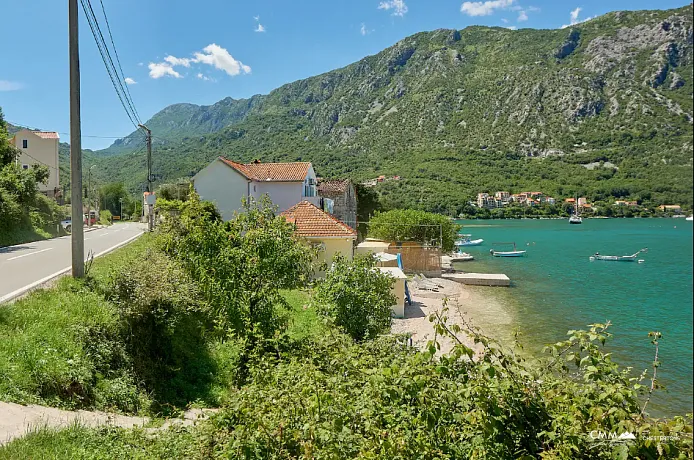 House, 1 room, 55 m² with a 610 m² plot in Kostanjica